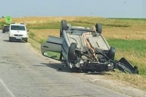 U slijetanju i prevrtanju "Volkswagena" kod Emovačkog luga 23-godišnji vozač i 22-godišnja putnica ozlijeđeni