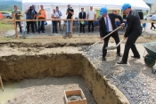 Ministar Horvat, župan Tomašević i gradonačelnik Kasana položili kamen temeljac za izgradnju Poduzetničkog inkubatora Lipik