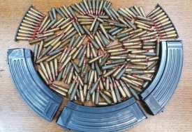 23-godišnjakinja prilikom čišćenja pronašla i dragovoljno predala spremnik i streljivo za automatsku pušku