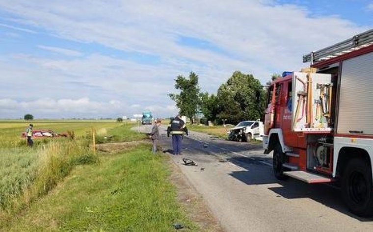 U prometnoj nesreći kod Lukača teško ozlijeđen 59-godišnjak i lakše 18-godišnjak
