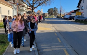 Korizmeni hod "Za križem Kristovim" u pripremi za svetkovinu Uskrsa u Kaptolu