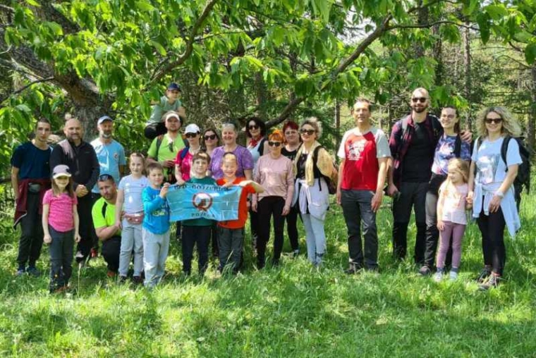 Članovi HPD &quot;Gojzerica&quot; posjetili Arboretum u Lisičinama, degustirali sirove biljke i šumske jagode