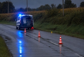 Teretno vozilo sletjelo s ceste, vozač prevezen u bolnicu