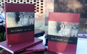 Promocija &quot;Monografije Ivo Čakalić 1889. - 1971.&quot; u župnom dvorištu Župe sv. Petra i Pavla u Kaptolu