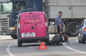 Vožnjom unatrag izbjegavala kamion, pa udarila u motocikl