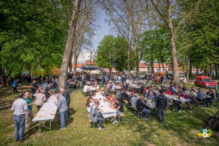 Tradicionalni "Požeški kotlić" u Parku kraj Orljave 1. svibnja