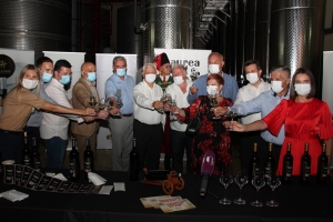 Za potrebe ovogodišnjeg  Aurea festa napunjeno 1.000 butelja kvalitetnog vina Kutjeva d. d.