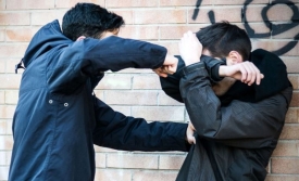 Osumnjičeni za nered ispred kafića u novogodišnjoj noći - prvo verbalno a onda se i potukli 24-godišnjak i 32-godišnjak koji je bio alkoholiziran