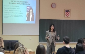 Američka veleposlanica posjetila Ekonomsku školu Požega
