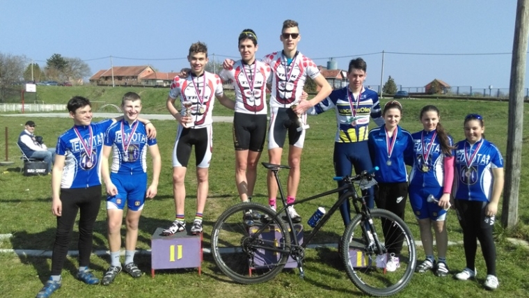 Premoćno osvajaju utrke i ukupni pehar