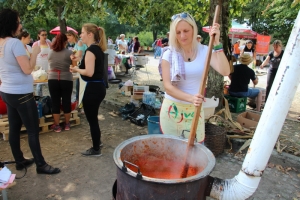 Najbolji ajvar pripremila ekipa „Mirisi jeseni“