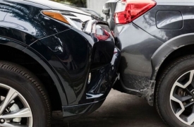 23-godišnja vozačica uslijed neprilagođene brzine udarila u zaustavljeni automobil s kojim je stao 51-godišnjak da iskrca putnike