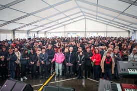 Unatoč neumornoj kiši proslavljen Dan grada Požege i Grgurevo uz Zeleno-plavo i koncert Miroslava Škore u velikom šatoru na Trgu Svetog Trojstva