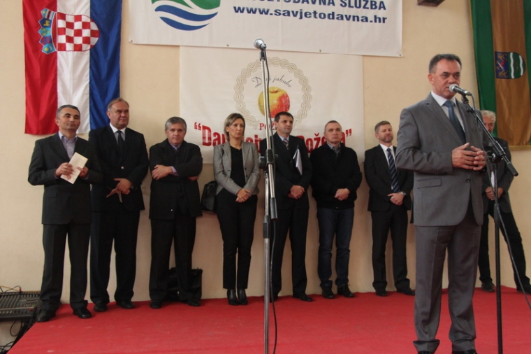 19. Tradicionalna izložba jabuka i voćnih prerađevina "Dani jabuka Požega 2014"