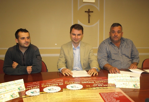 Najduži stol u Hrvata preko 1000 m