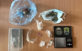 U pretrazi kuće u Jakšiću kod 30-godišnjaka pronađena digitalna vaga, amfetamin, speed, MDMA, cannabis marihuana te gljive