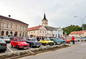 Požega ugostila 14. Oldtimer susret „Trophy Zlatnom dolinom“ i 25. Sajam antikviteta