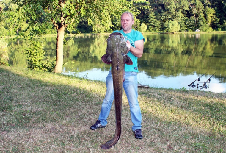 Na ribnjaku u Eminovcima upecao soma od 28,5 kilograma