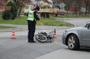 U naletu "Audia" na moped teško ozlijeđen 58-godišnji vozač mopeda