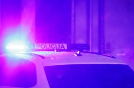 Pod utjecajem alkohola od 1,29 promila 21-godišnjak je vozio neprilagođenom brzinom te udario u zid i metalni stup javne rasvjete