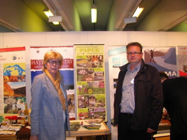 Sa svojim bogatstvom nastupili u Parizu