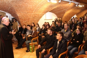 Zaklada Požeške biskupije stipendira 105 učenika i studenata