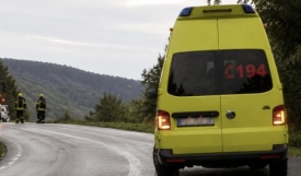 Zbog nedovoljnog razmaka izazvao nesreću kod Hrnjevca: Jedna osoba teško ozlijeđena