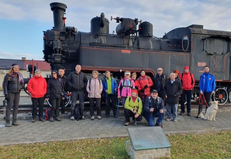 Izlet "Požeškim brdom" članova HPD "Sokolovac" Požega prvo vlakom do Ratkovice pa pohod do Požege