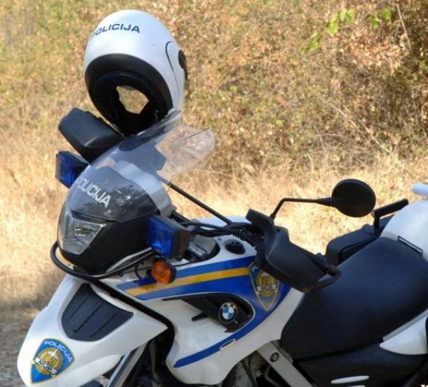 Golfom udario biciklistu 