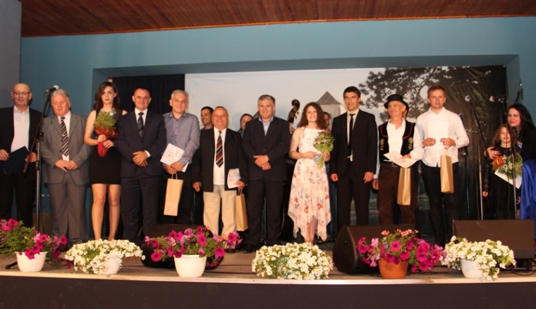 Pobjednik festivala Ivica Orlić s pjesmom „Sjeti se noćas mene“