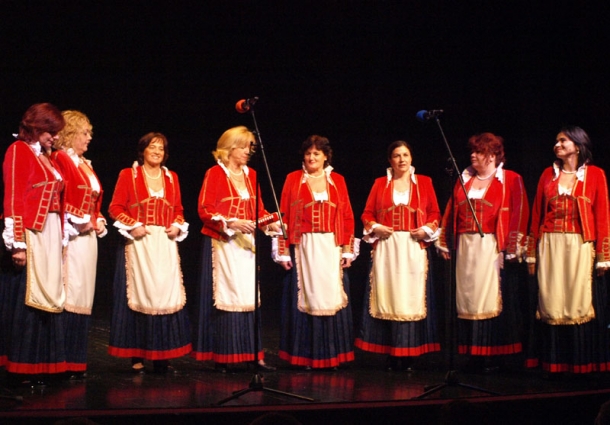 Boka kroz pjesmu, priču i folklor