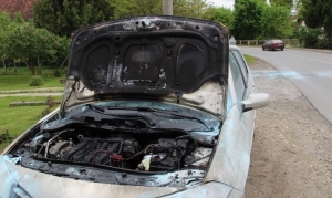 Požar na osobnom automobilu "Renault" izazvao elektropokretač