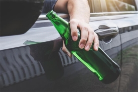 57-godišnjak vozio uz alkohol od 2,30 promila i bez važeće vozačke skrivio prometnu nesreću kod Skenderovaca u kojoj je ozlijeđen