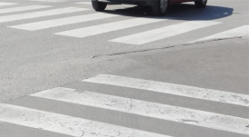 Osobnim automobilom 59-godišnjakinja u Osječkoj ulici u Požegi na pješačkom prijelazu udarila i teško ozlijedila maloljetnika