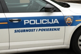 Nepoznati počinitelj oštetio betonsku korpu za smeće