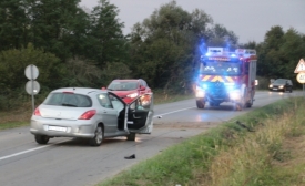 Dogodile su se dvije prometne nesreće a između Požege i Mihaljevaca zbog brzine 24-godišnji vozač udara u zaštitnu ogradu i završava u kanalu