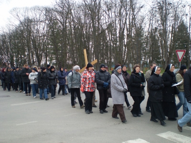 Križni put na Cvjetnicu u pleterničkoj župi sv. Nikole