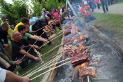 Ekipe se natječu u pripremanju najljepše „slaninske ruže“