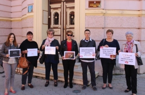 Pred Općinskim sudom organizirali prosvjed „Pravda za djevojčicu“