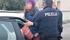 49-godišnjakinja bježala policiji sa ukinutom vozačkom dozvolom, odbila test na alkohol i drogu pa je uhićena - kazna 3.913 eura