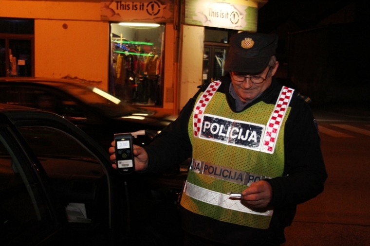 Od danas policija pojačano kontrolira alkoholizirane vozače