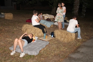 Kutjevčani se odazvali prvom večernjem "Pikniku u Kutjevu" u parku u centru grada