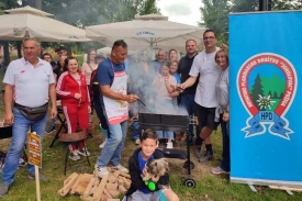 HPD &quot;Sokolovac&quot; organizirao cjelodnevno druženje članova u Parku kraj Orljave i natjecanju u kuhanju kotlića i roštiljadi Grill Slavonica