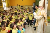 Sveti Nikola posjetio dječje vrtiće u gradu Požegi