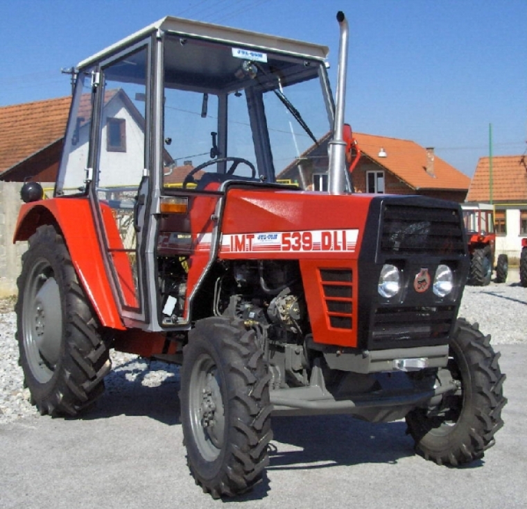 Sletio s traktorom u kanal