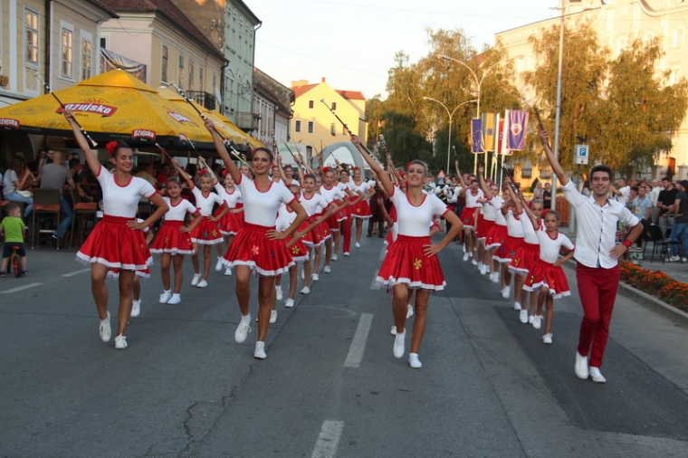 Zaplešimo kroz plesne stilove i boje