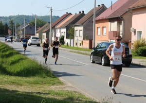 Upravo se trči 48. Memorijalna utrka "Zvonka Panežića" od Požege do Velike