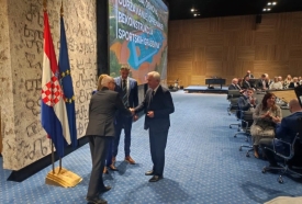 Gradu Požegi odobreno 287. 500,00 eura za novi teren NK Slavonije