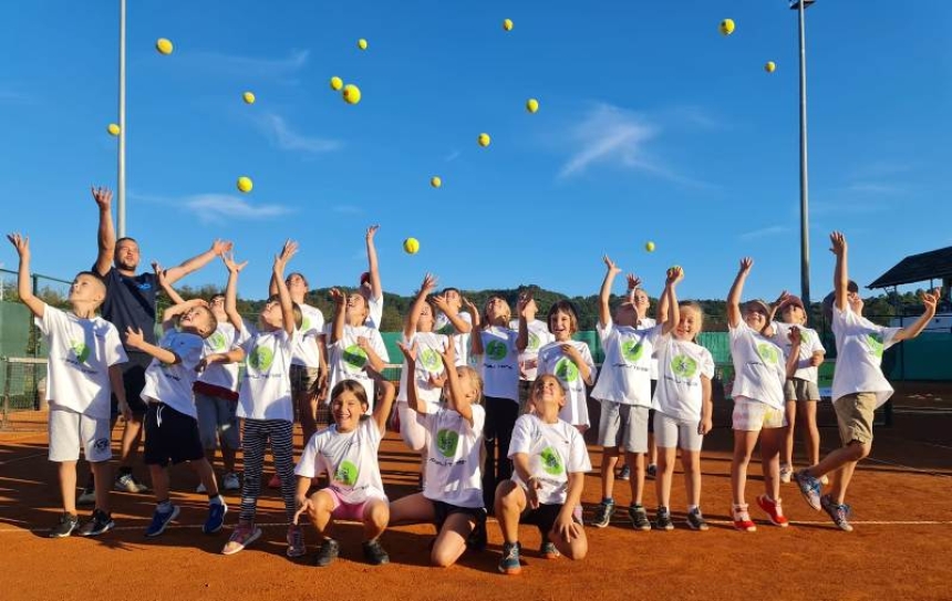 Prijave za besplatnu škola tenisa u požeškom Tenis klubu do 18. kolovoza - "Tenis je igra, igraj tenis"
