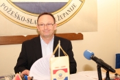 Neugodno iznenađen  načinom na koji je napadnut